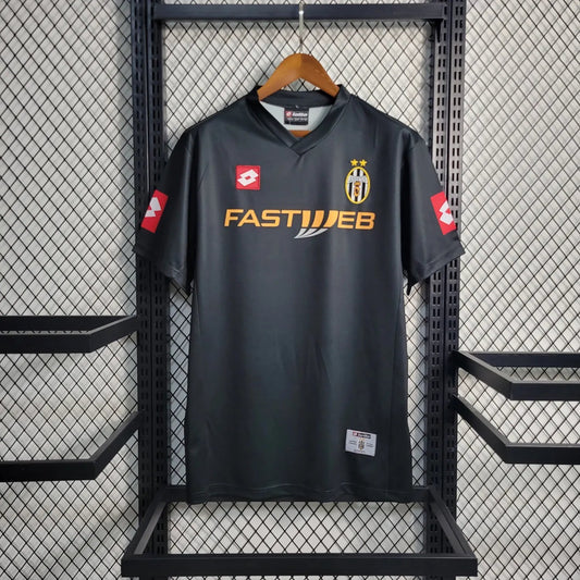 01-02 Juventus Away Retro