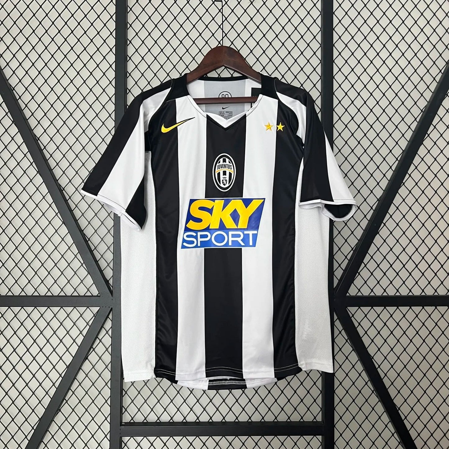 04-05 Juventus Home Retro