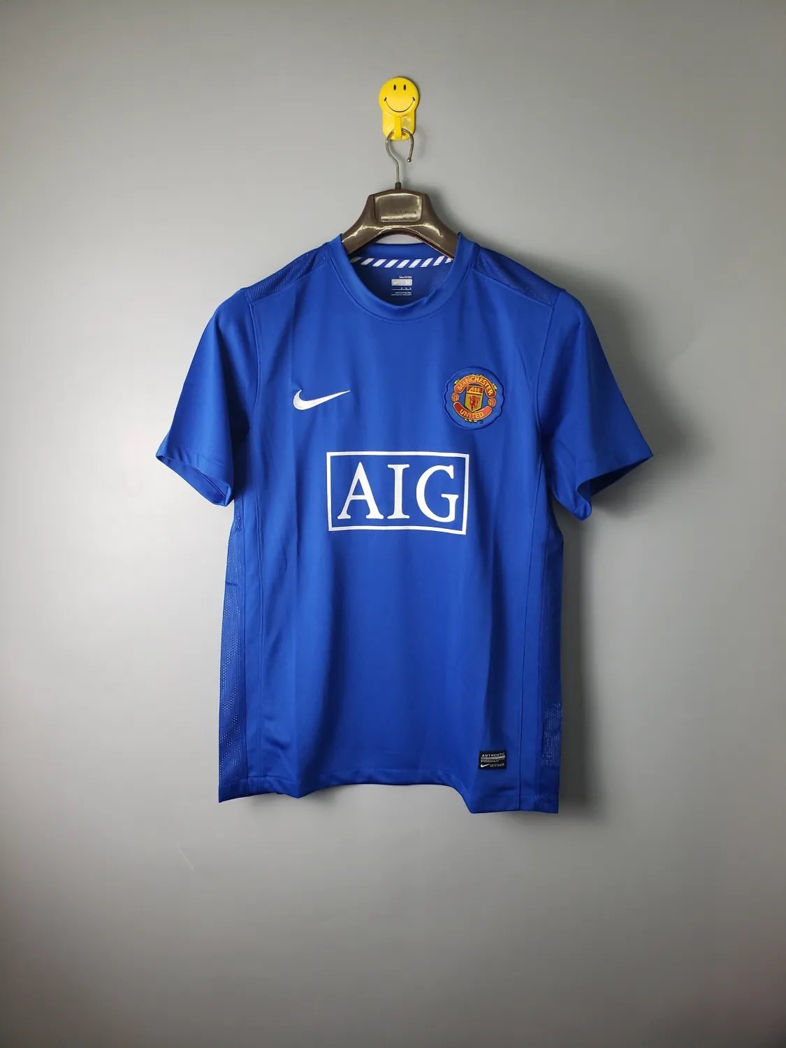 08-09 Manchester United Blue Retro