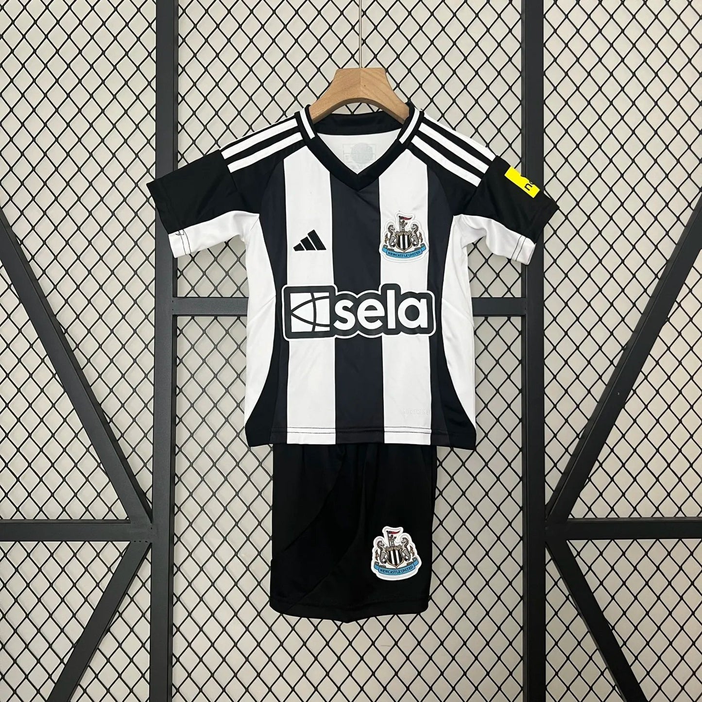 24-25 Newcastle United Home Kids Kit